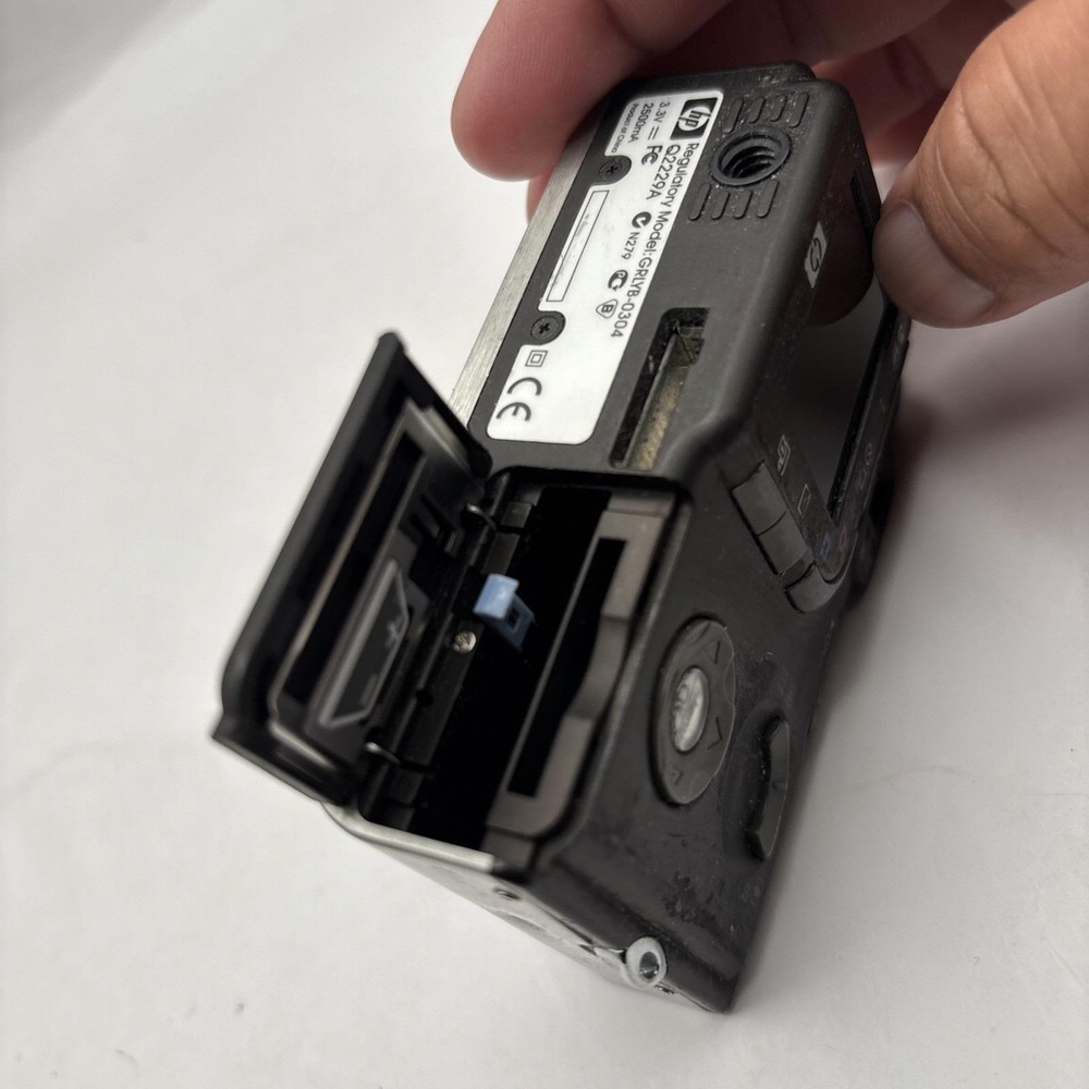 HP Photosmart R707 5.1 MP Digital Camera 3x Optical Zoom - Silver - Tested Works - Picture 9 of 9